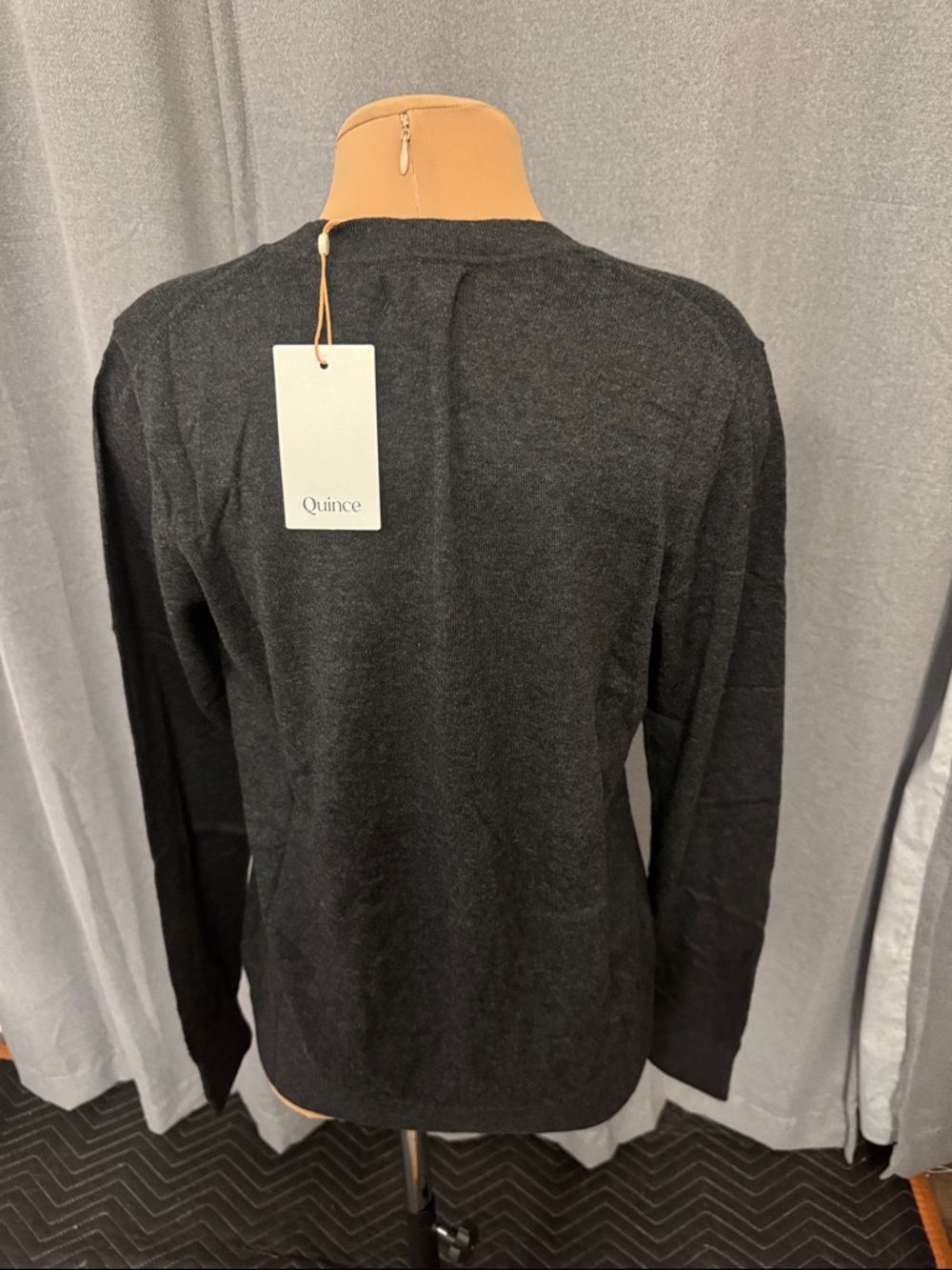 Quince Charcoal V-Neck Cashmere Sweater - Deep Charcoal - Picture 6 of 9